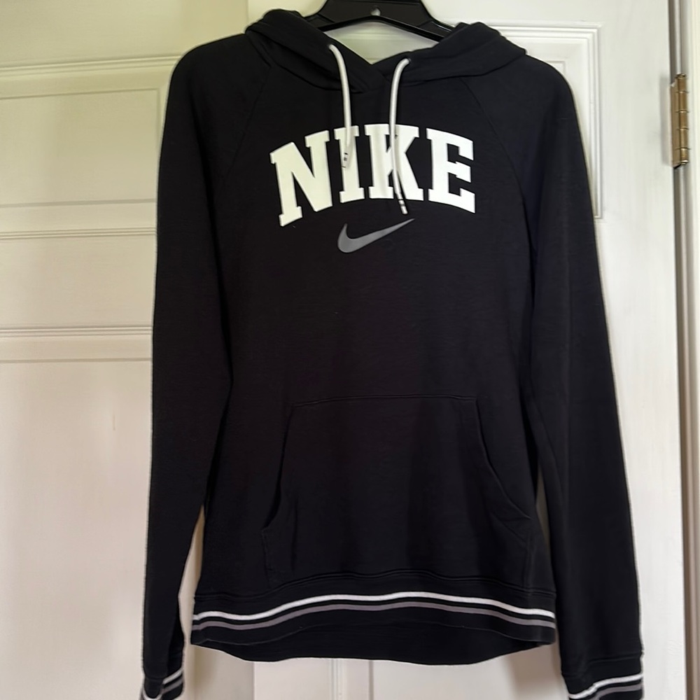 Nike Women’s XS Extra Small Black logo hoodie with brand name and swish